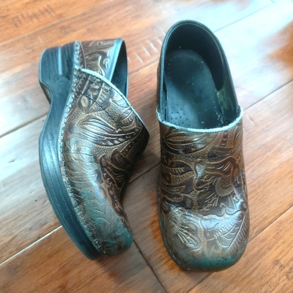 Dansko Professional Antique Tooled‎ Brown Clogs Sz 36 Leather - Picture 1 of 7